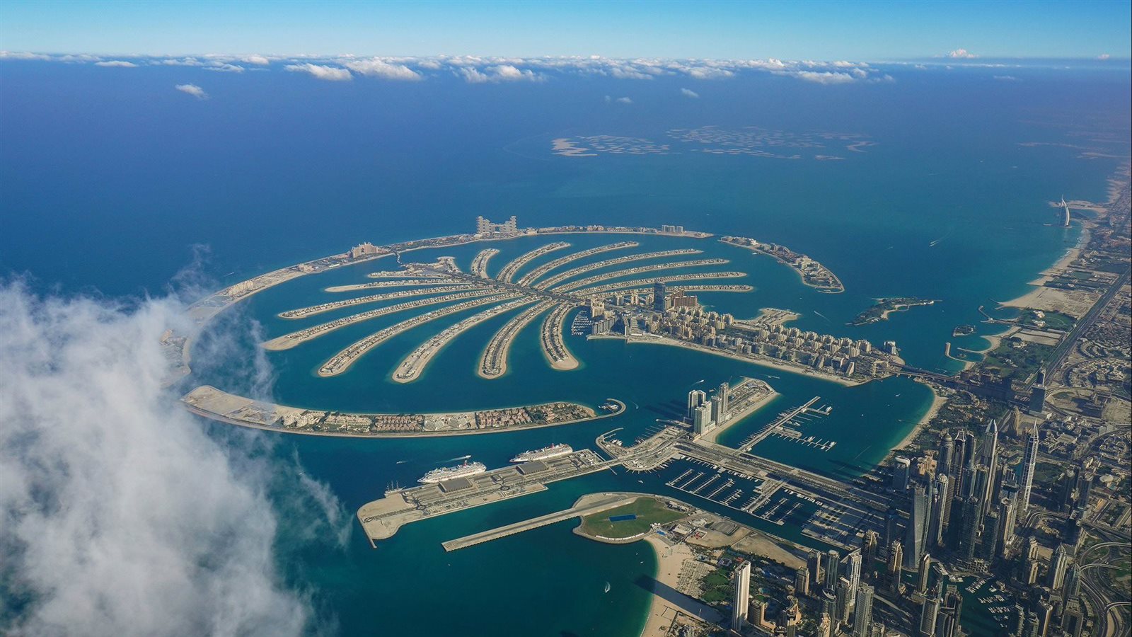 المحللون يستبعدون سقوط عقارات دبي في هوة الكساد وسط توقعات بارتفاع أسعارها في العام القادم